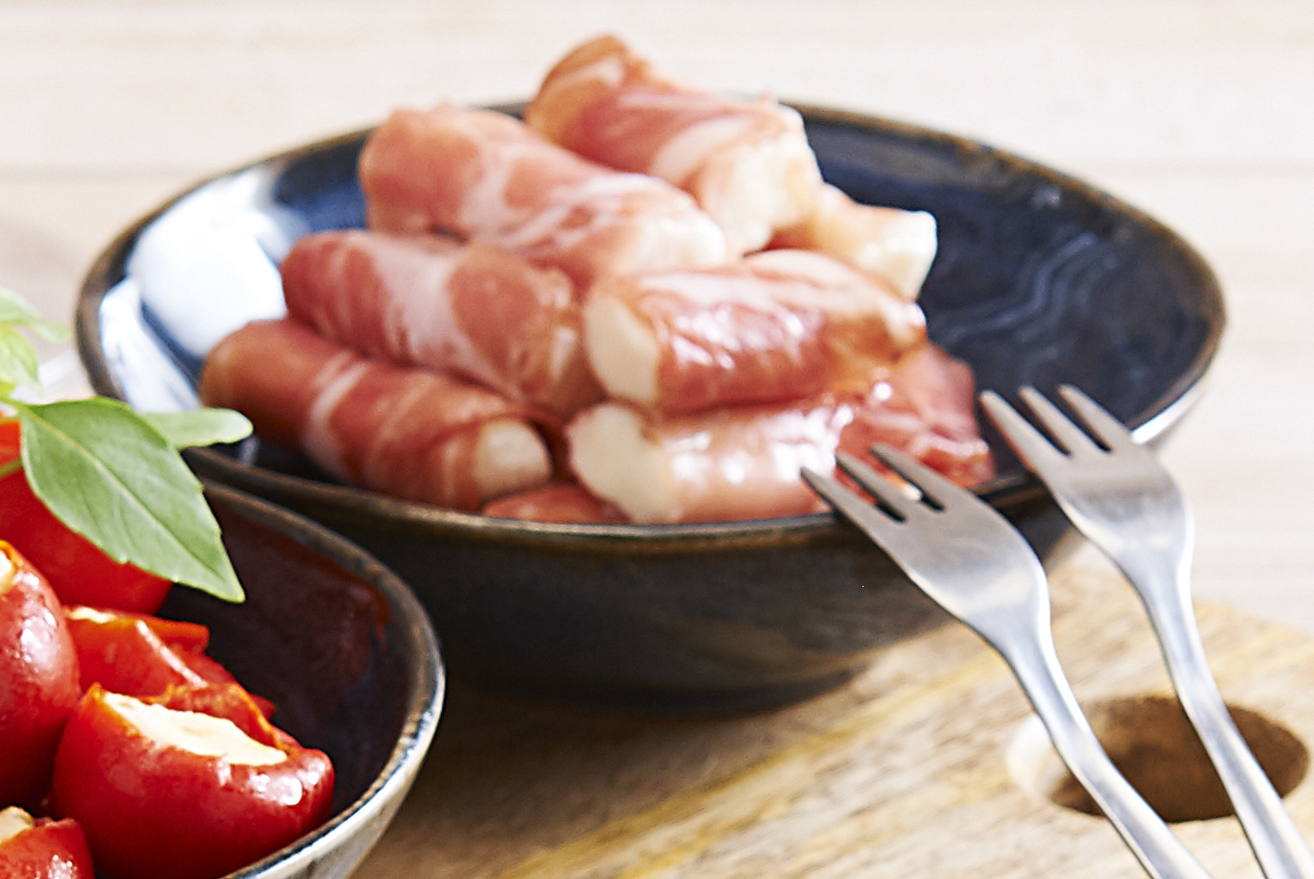 MINI INVOLTINI AU FROMAGE DE VACHE ET SPECK