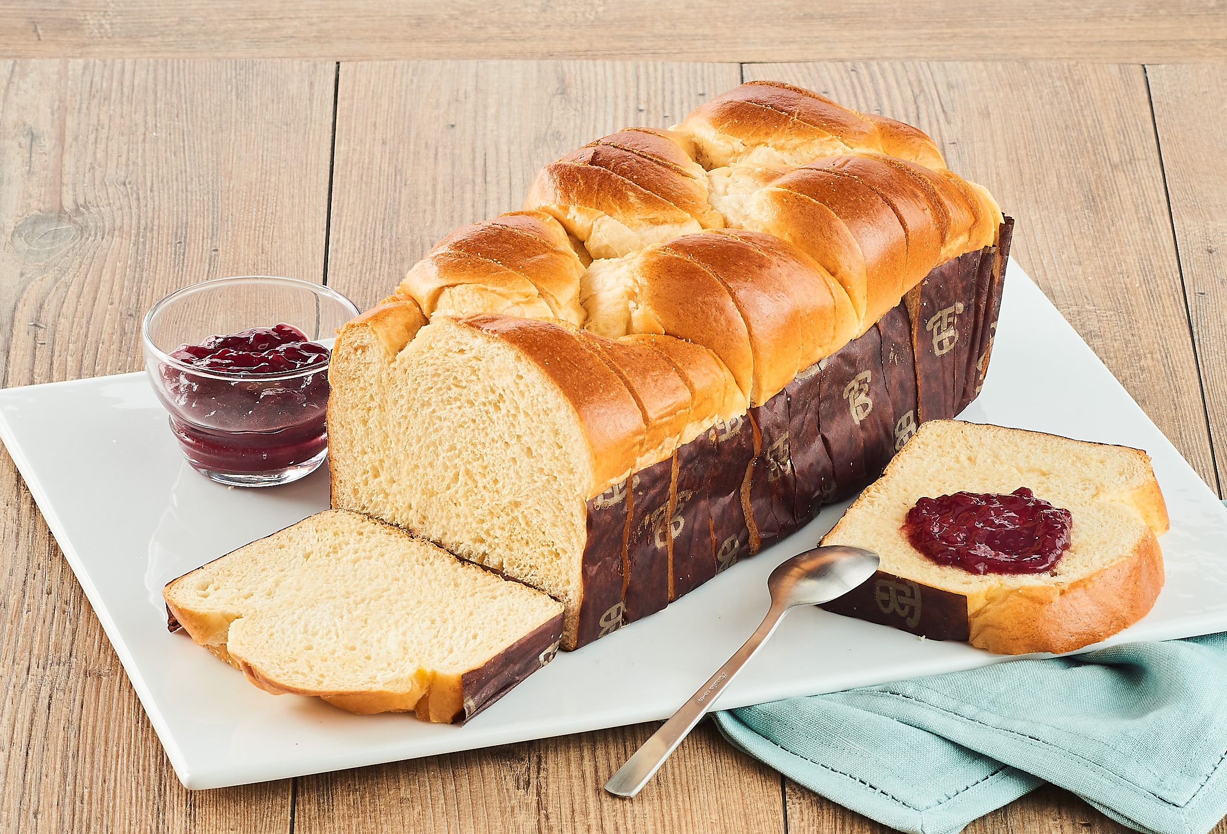 GACHE OU BRIOCHE TRESSEE TRANCHEE PUR BEURRE