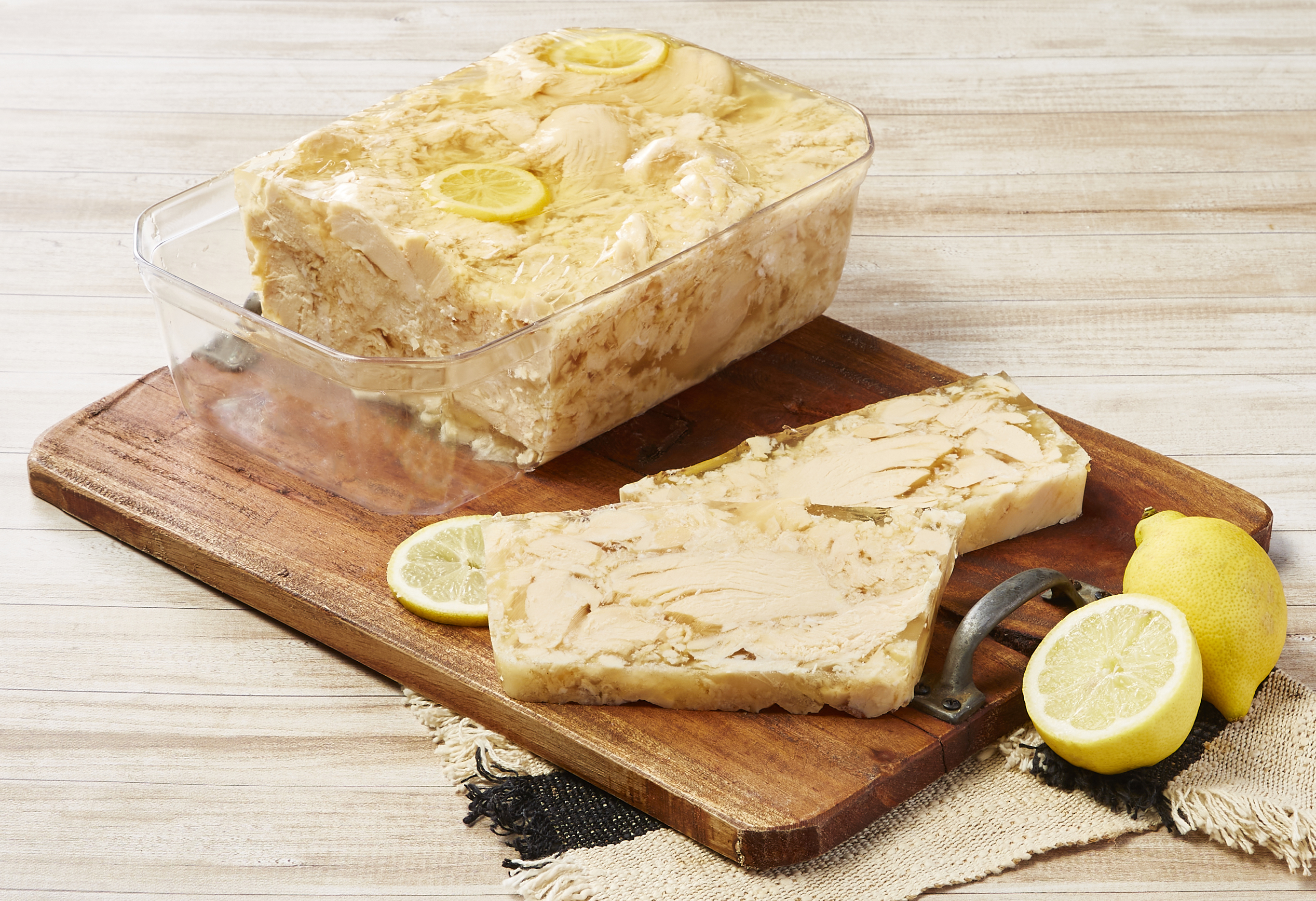 TERRINE DE POULET AROMATISÉE AU CITRON
CHAZAL