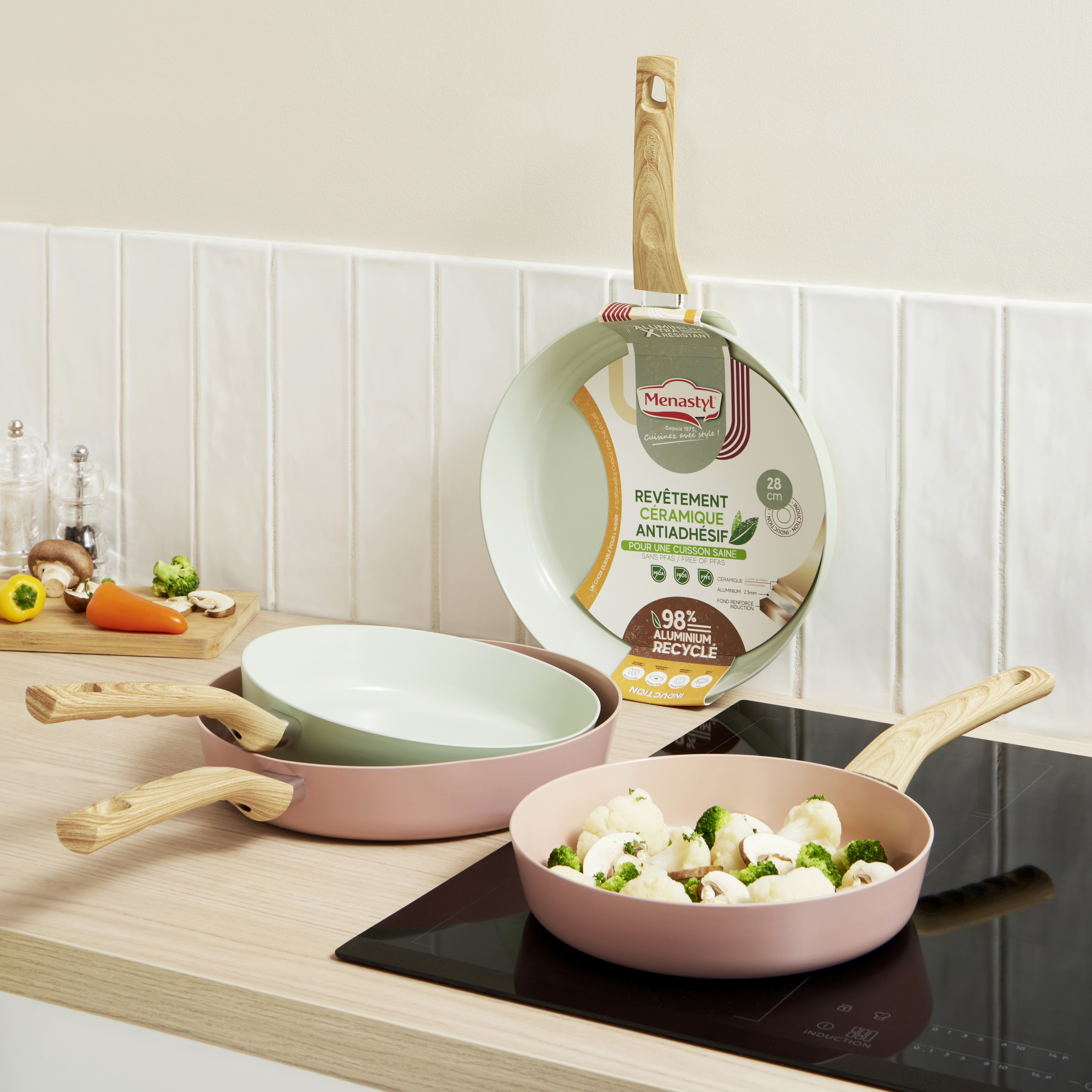 POELE 24 CM MENASTYL