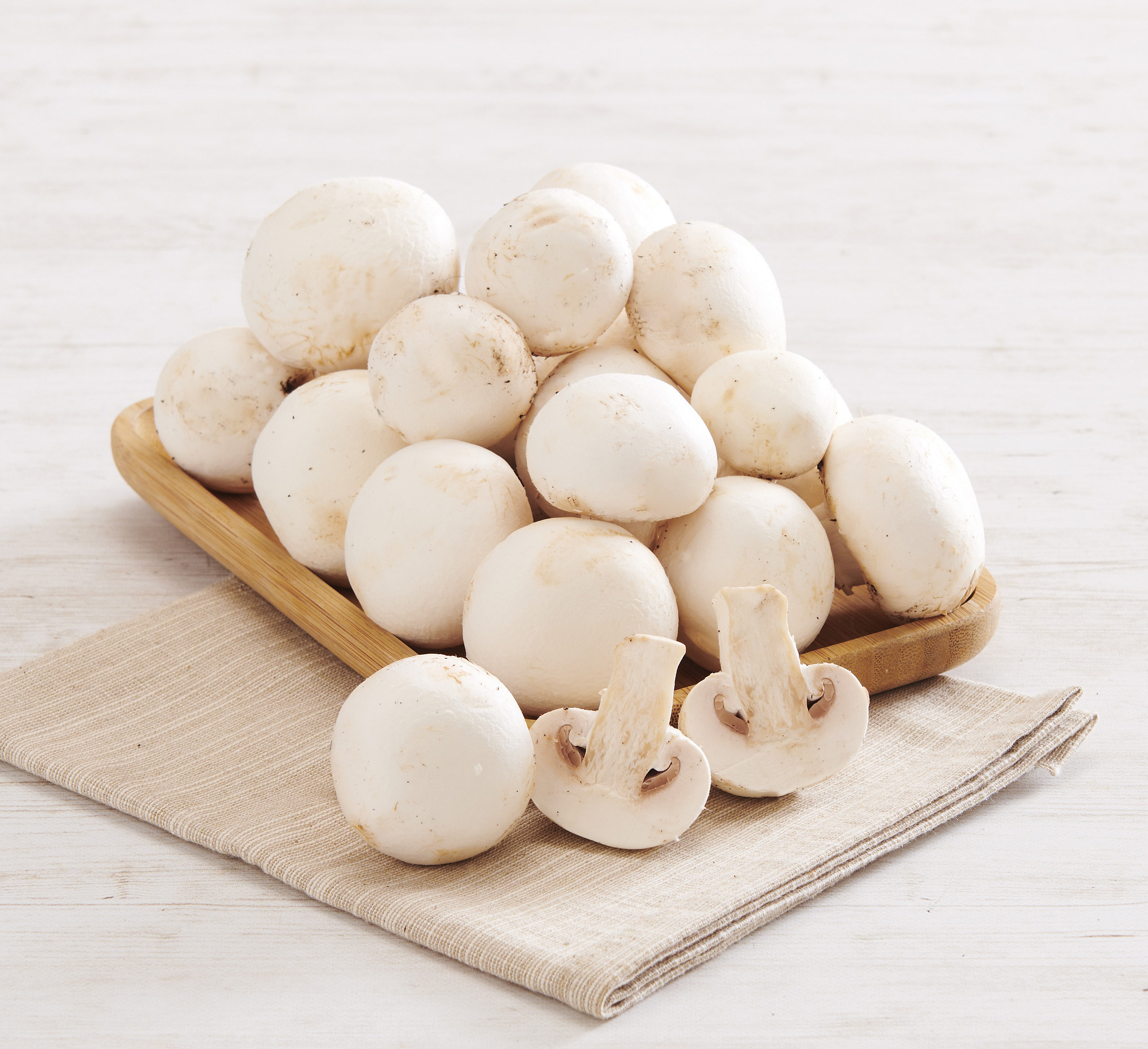 CHAMPIGNON BLANC DE PARIS
PIED ENTIER