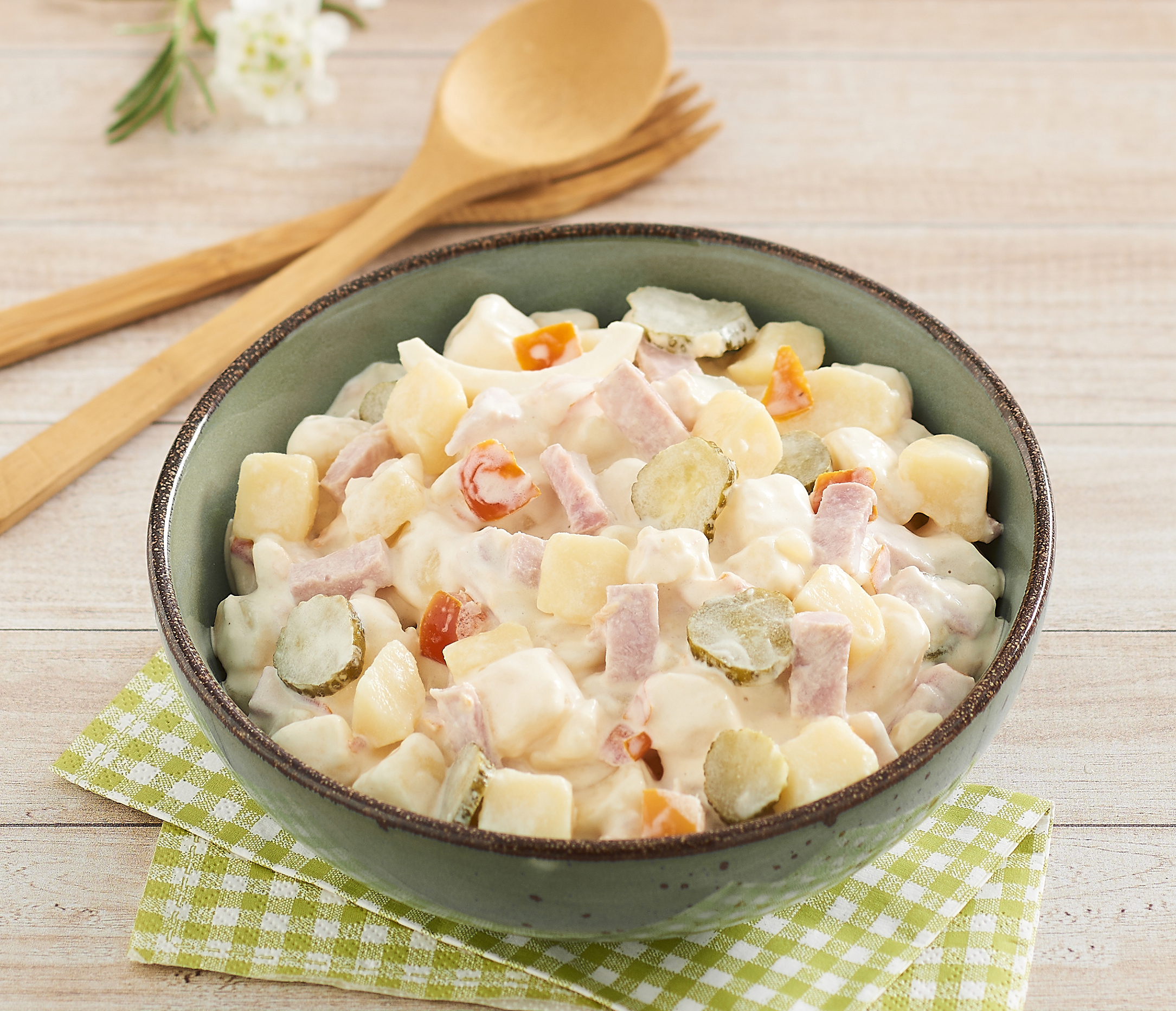 PIÉMONTAISE OU COLESLAW OU TAGLIATELLES AU SURIMI