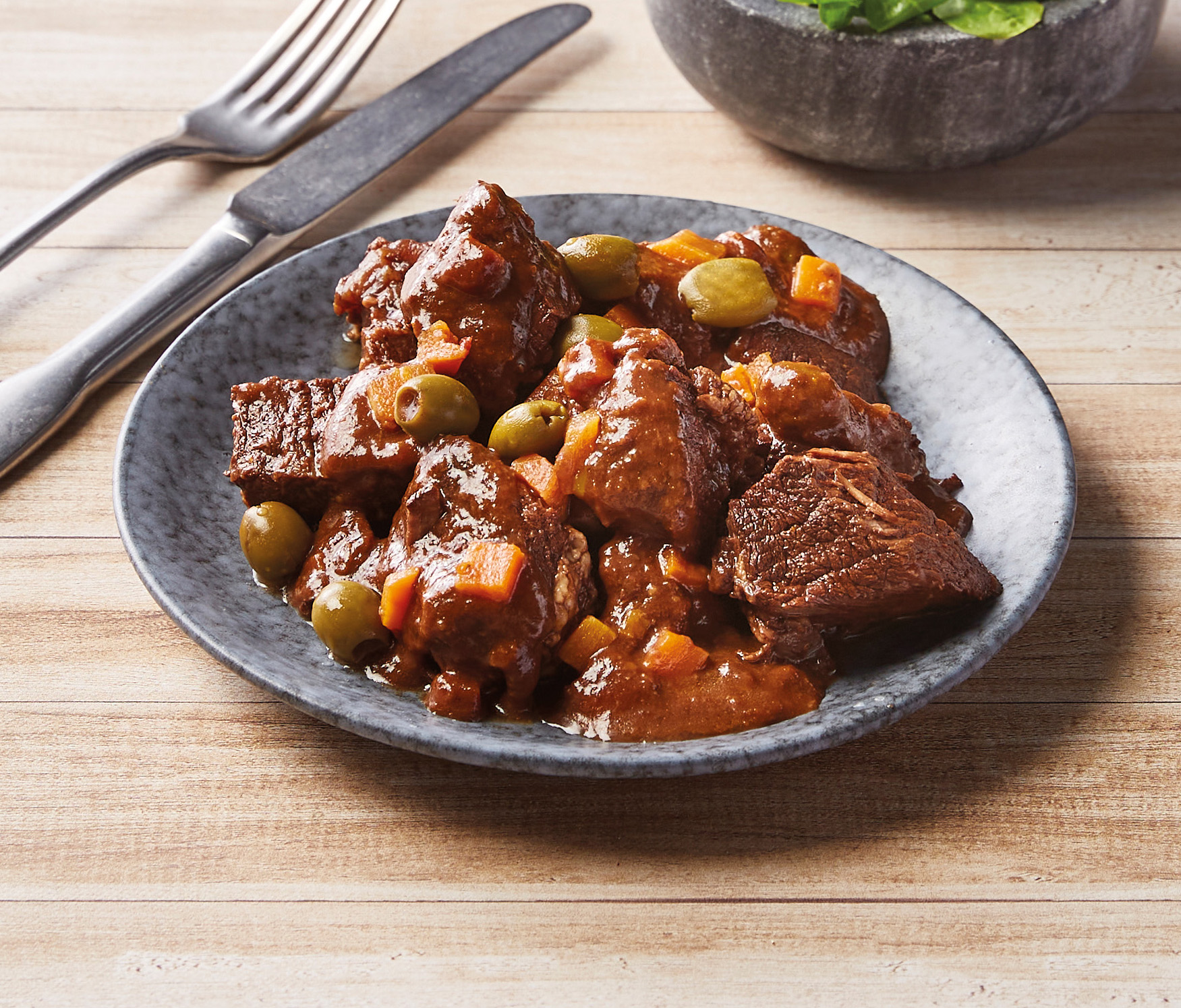 MIJOTÉ DE BŒUF AUX LÉGUMES 
BOURG TRAITEUR