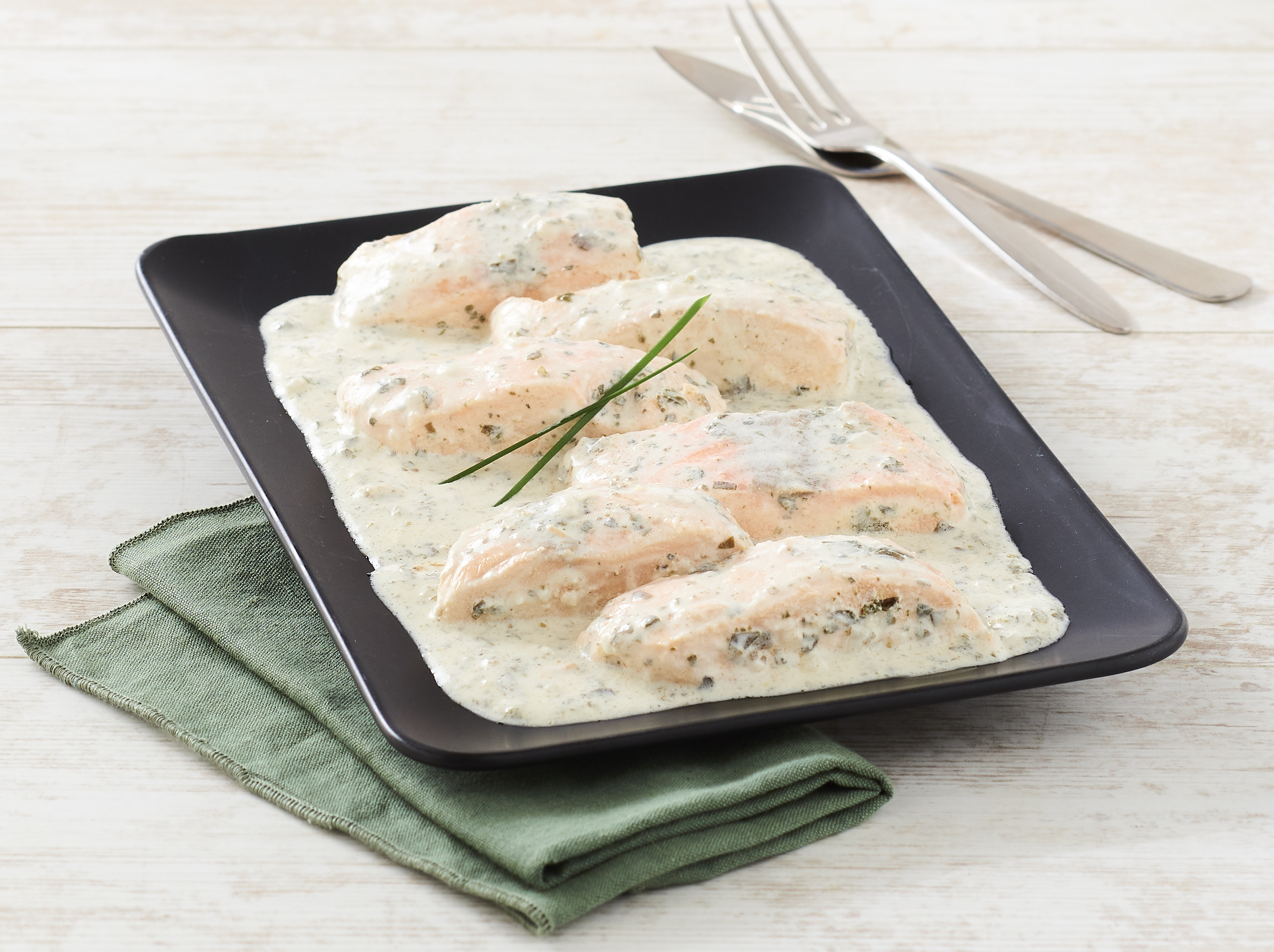 PAVÉ DE SAUMON SAUCE OSEILLE