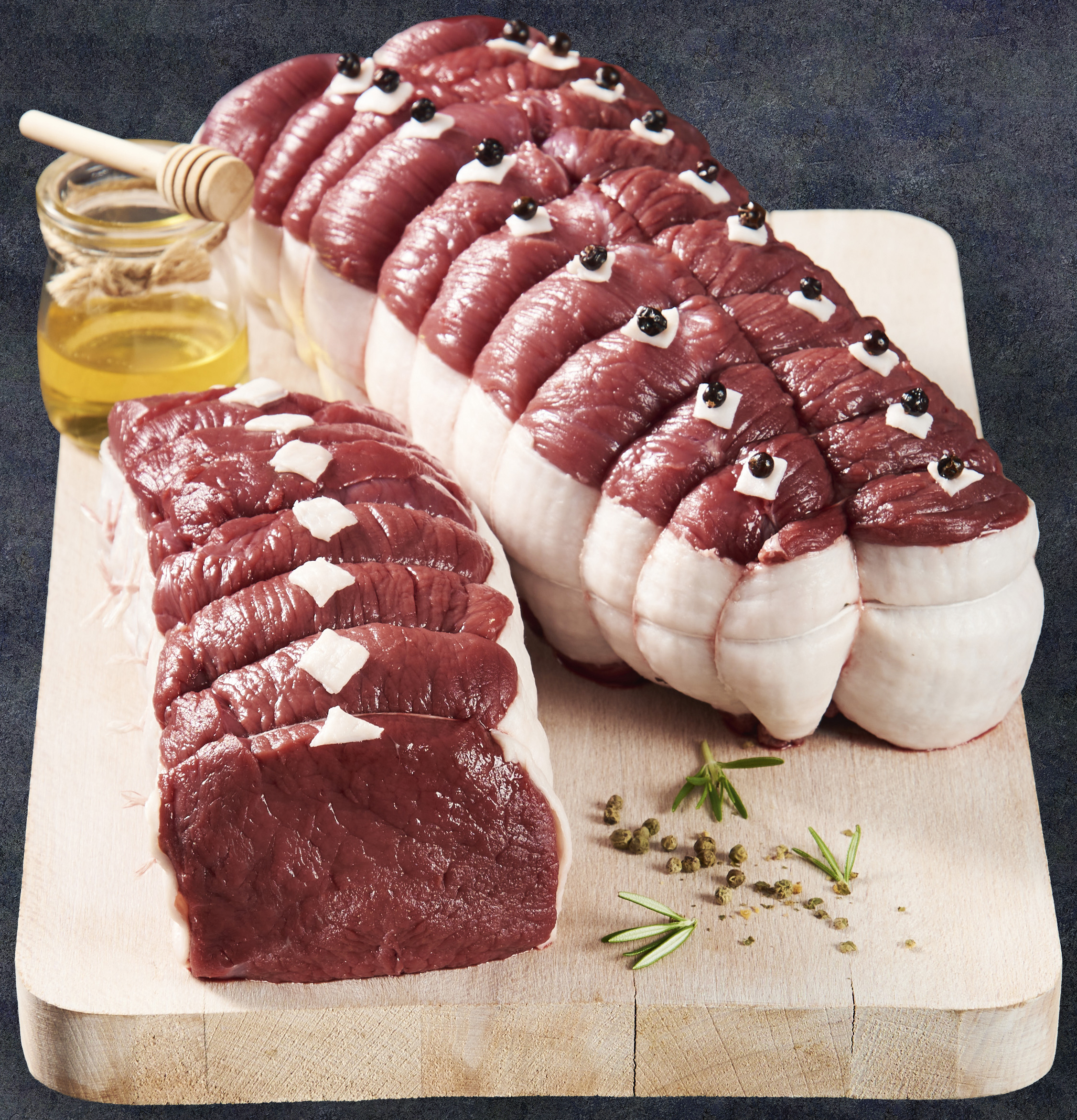 GIBIER
ROTI DE CUISSOT DE CERF SANS OS